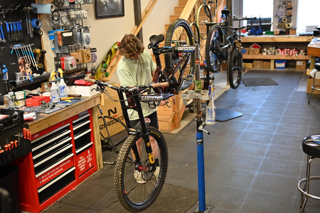 bike mechanic